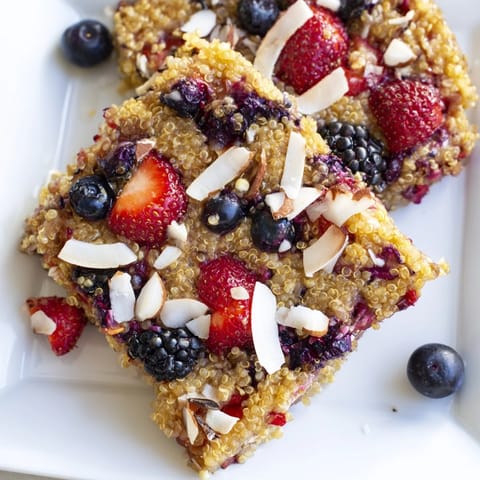 Berry Quinoa Breakfast Bake